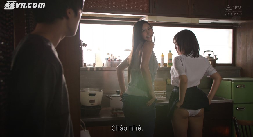 Anh thanh niên may mắn và hai mẹ con Ryo Hana vếu bự