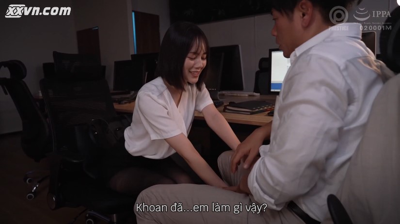 Ngoại tình với em nhân viên hot girl Remu Suzumori