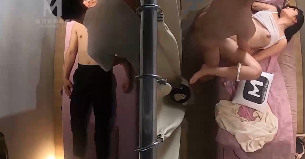 Đưa em người yêu đi massa bị anh KTV húp cạn nước lồn